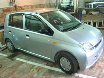 2004 Daihatsu Mira Photos