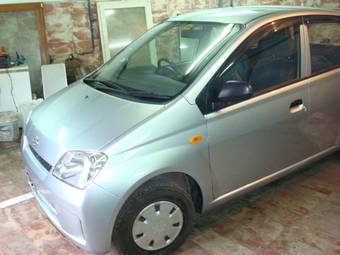 2004 Daihatsu Mira Pictures