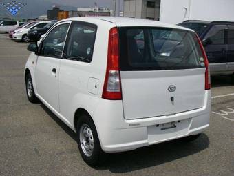 2004 Daihatsu Mira Pictures