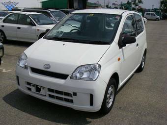 2004 Daihatsu Mira Photos