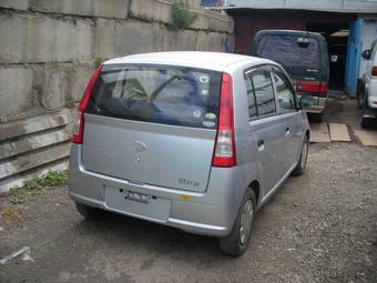 2004 Daihatsu Mira Pictures