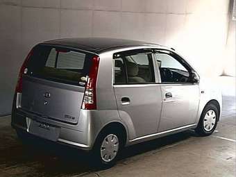 2005 Daihatsu Mira Photos