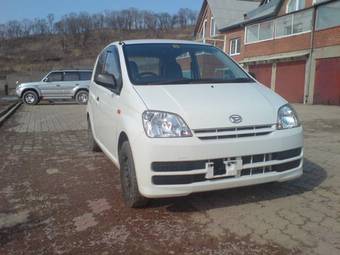 2005 Daihatsu Mira Photos