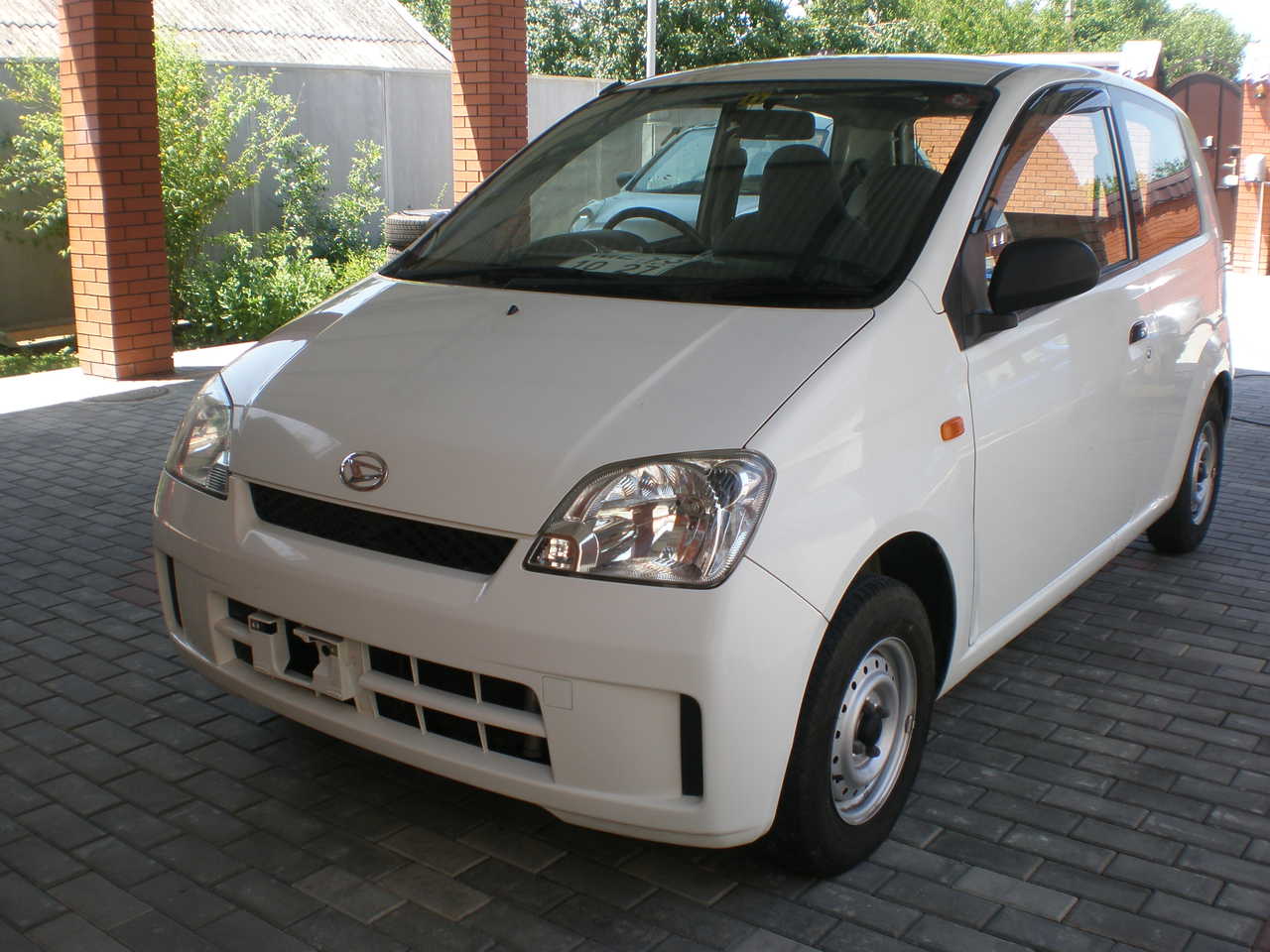 2005 Daihatsu Mira