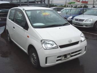 2005 Daihatsu Mira Photos