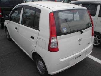 2006 Daihatsu Mira Photos