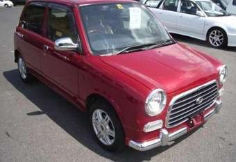 2002 Daihatsu Mira Gino Photos