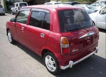 2002 Daihatsu Mira Gino Photos