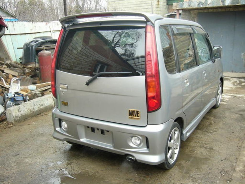 Daihatsu move 2