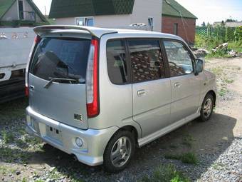 2001 Daihatsu Move Photos