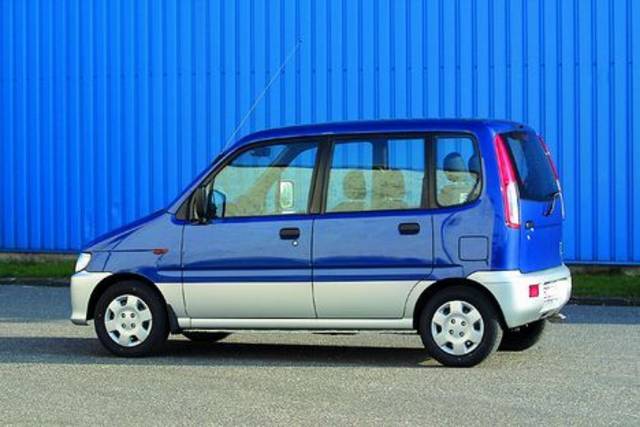 2002 Daihatsu Move