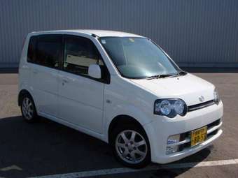 2004 Daihatsu Move Photos