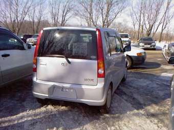 2004 Daihatsu Move Photos