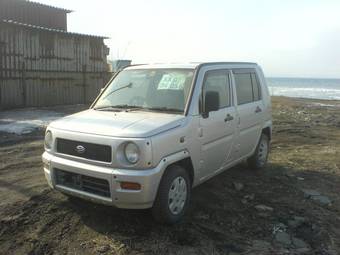 2001 Daihatsu Naked Photos