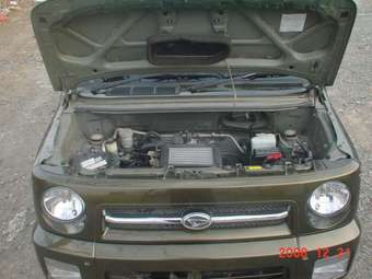 2002 Daihatsu Naked Images