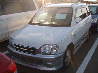 1998 Daihatsu Pyzar Pictures