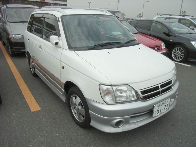 1999 Daihatsu Pyzar Images