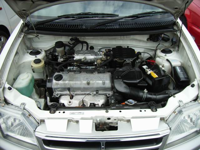 1999 Daihatsu Pyzar Pictures