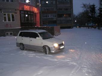 1999 Daihatsu Pyzar Pictures