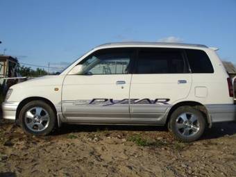 1999 Daihatsu Pyzar Pictures