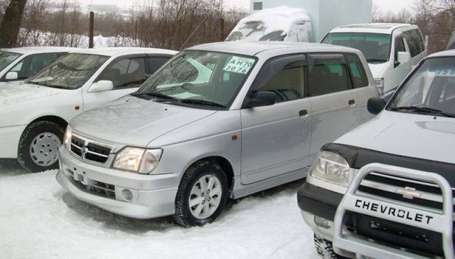 2000 Daihatsu Pyzar