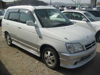 2000 Daihatsu Pyzar Images