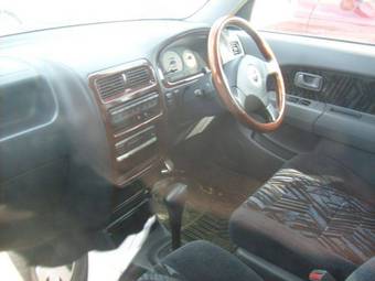 2000 Daihatsu Pyzar Pics
