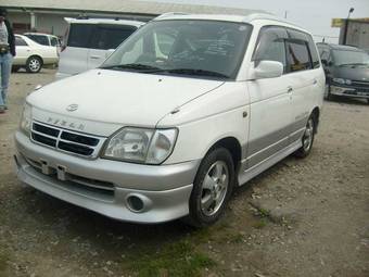 2000 Daihatsu Pyzar Images