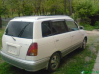 2000 Daihatsu Pyzar Photos