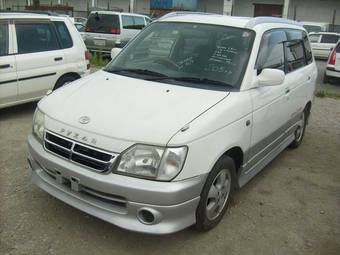 2000 Daihatsu Pyzar Pictures