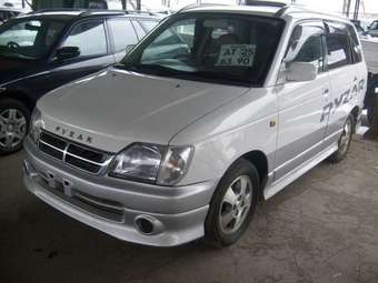 2001 Daihatsu Pyzar Images