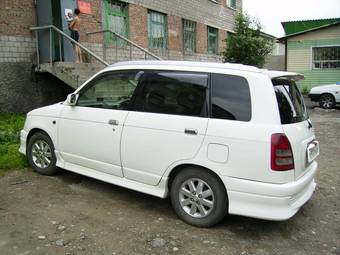 2001 Daihatsu Pyzar Pictures