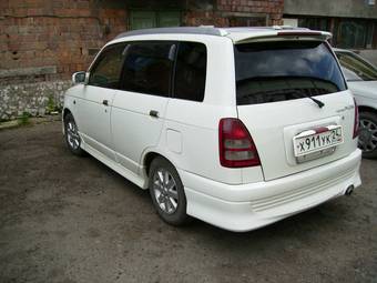 2001 Daihatsu Pyzar Photos