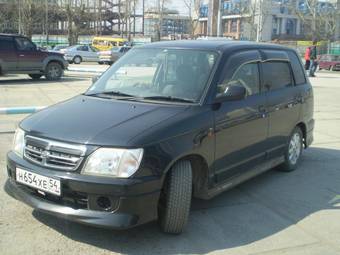 2002 Daihatsu Pyzar Photos