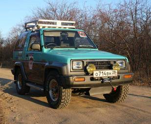 1990 Daihatsu Rocky Pictures
