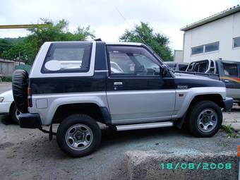 1992 Daihatsu Rocky Pictures