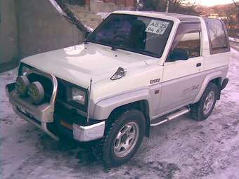 1993 Daihatsu Rocky Photos