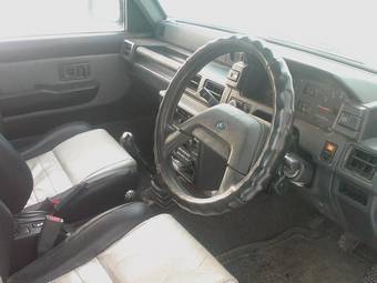 1993 Daihatsu Rocky Pictures