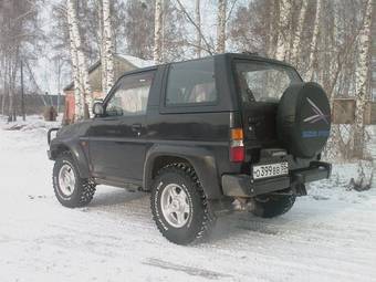 1993 Daihatsu Rocky Pics