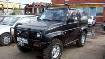 1993 Daihatsu Rocky Photos