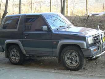 1994 Daihatsu Rocky Pictures