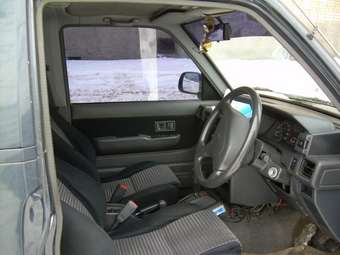 1994 Daihatsu Rocky Photos