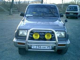 1994 Daihatsu Rocky Images