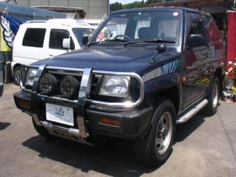 1995 Daihatsu Rocky Pictures