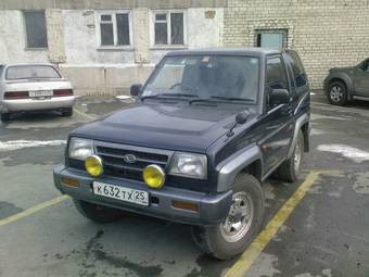 1995 Daihatsu Rocky Photos