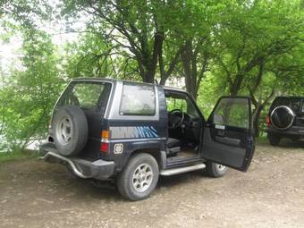 1995 Daihatsu Rocky Pics