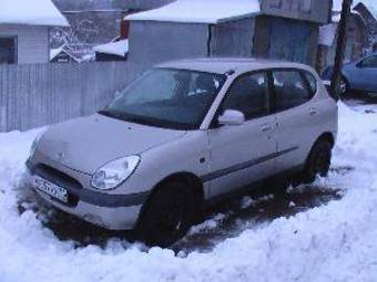 1998 Daihatsu Sirion