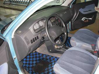 2003 Daihatsu Sirion Pictures