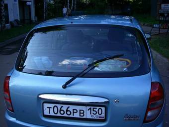 2003 Daihatsu Sirion Pictures