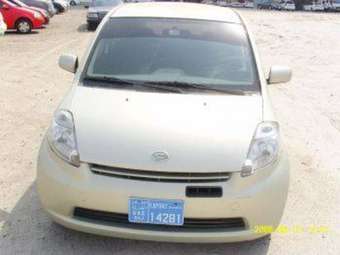 2005 Daihatsu Sirion Photos